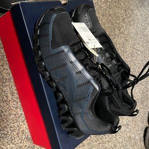 Reebok Mens ZIGWILD TR 6 Black  size=11 USA